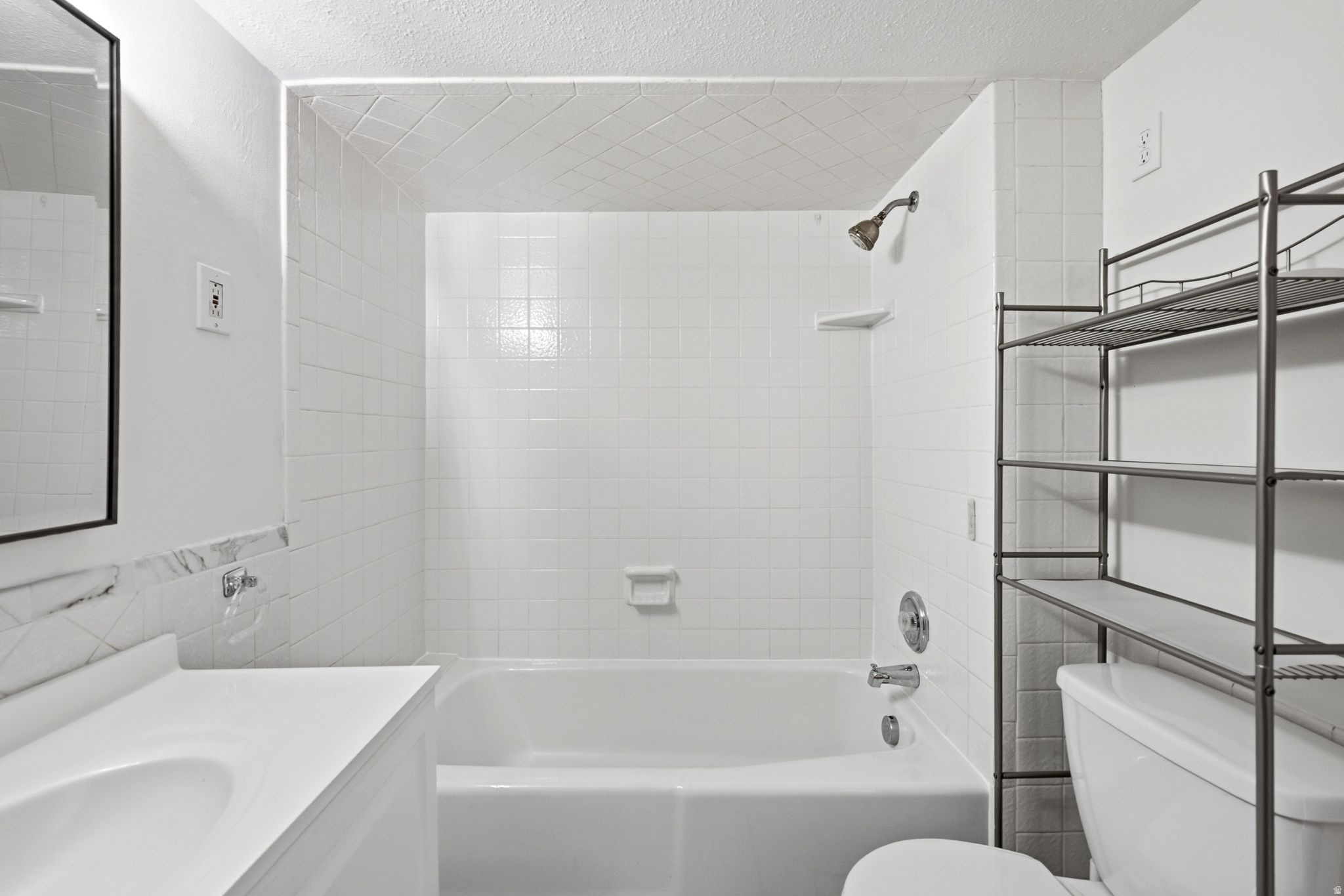 LAZY BAR - Residential