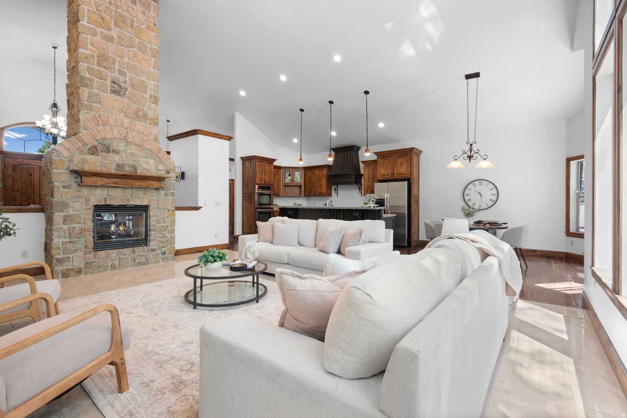 CRESCENT HOLLOW - Residential