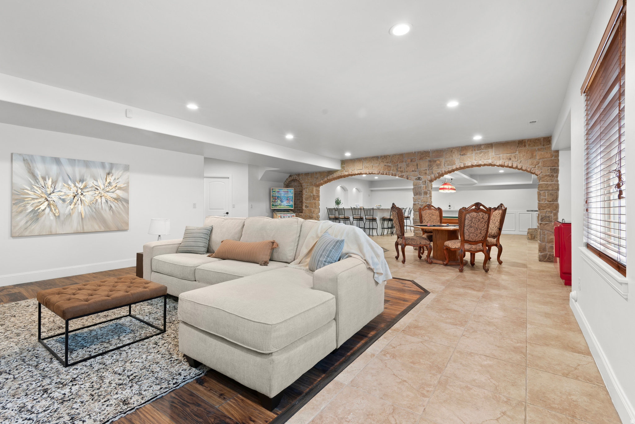 CRESCENT HOLLOW - Residential
