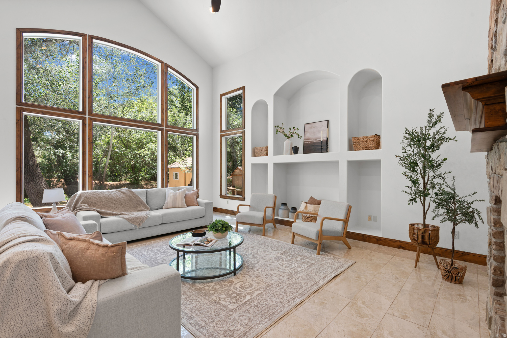 CRESCENT HOLLOW - Residential