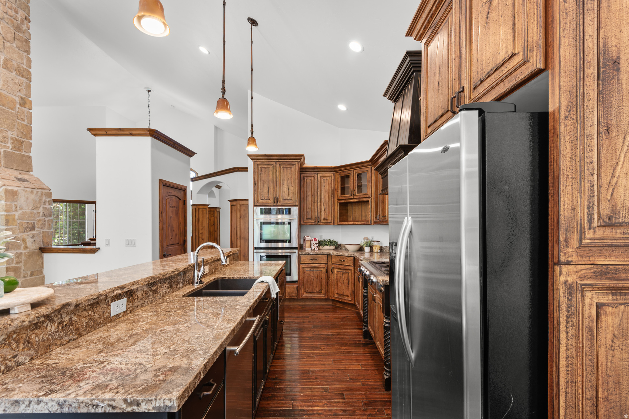 CRESCENT HOLLOW - Residential