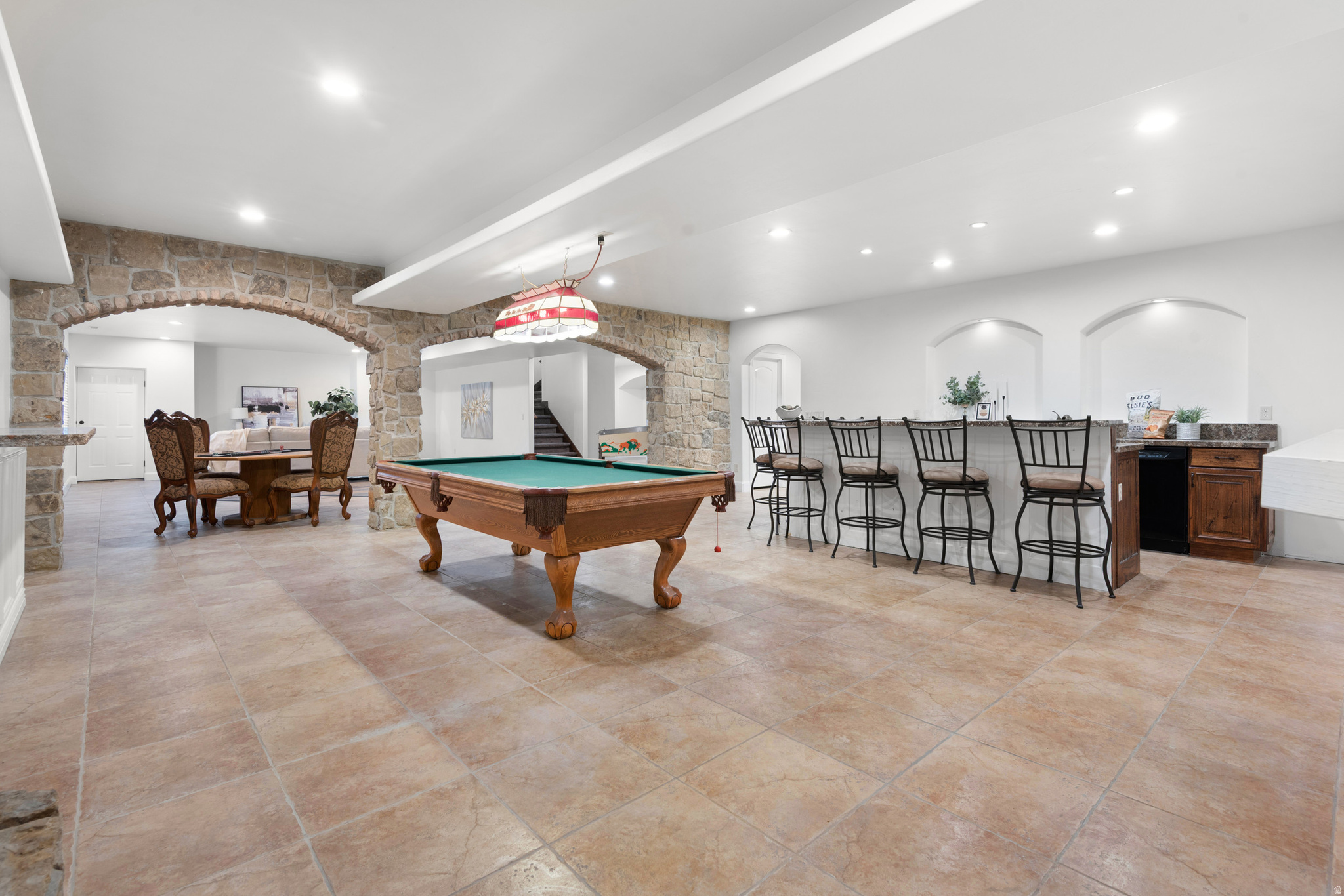 CRESCENT HOLLOW - Residential