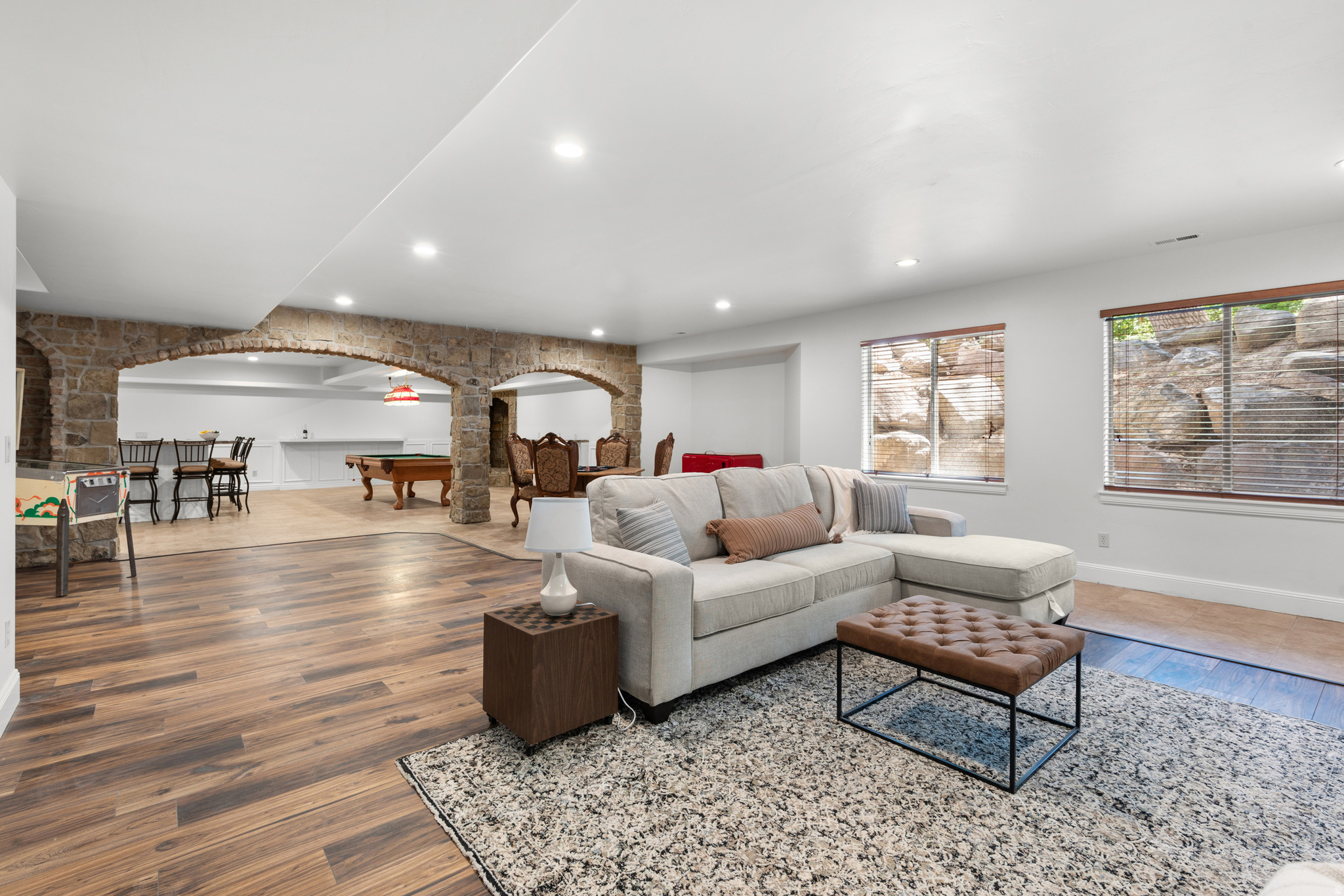 CRESCENT HOLLOW - Residential
