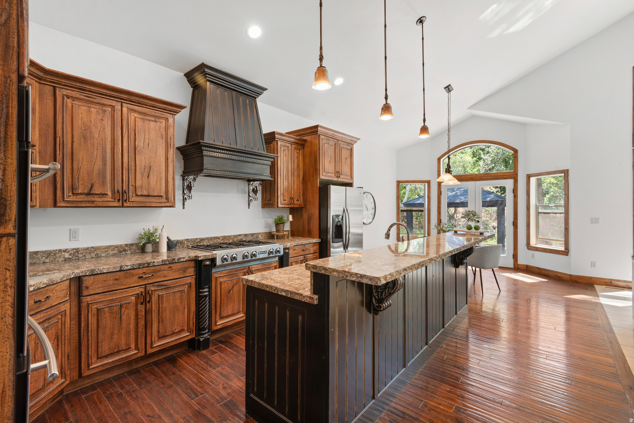 CRESCENT HOLLOW - Residential