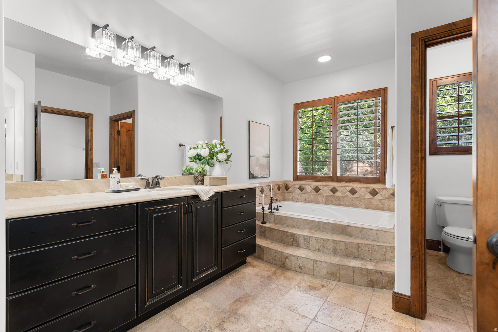 CRESCENT HOLLOW - Residential