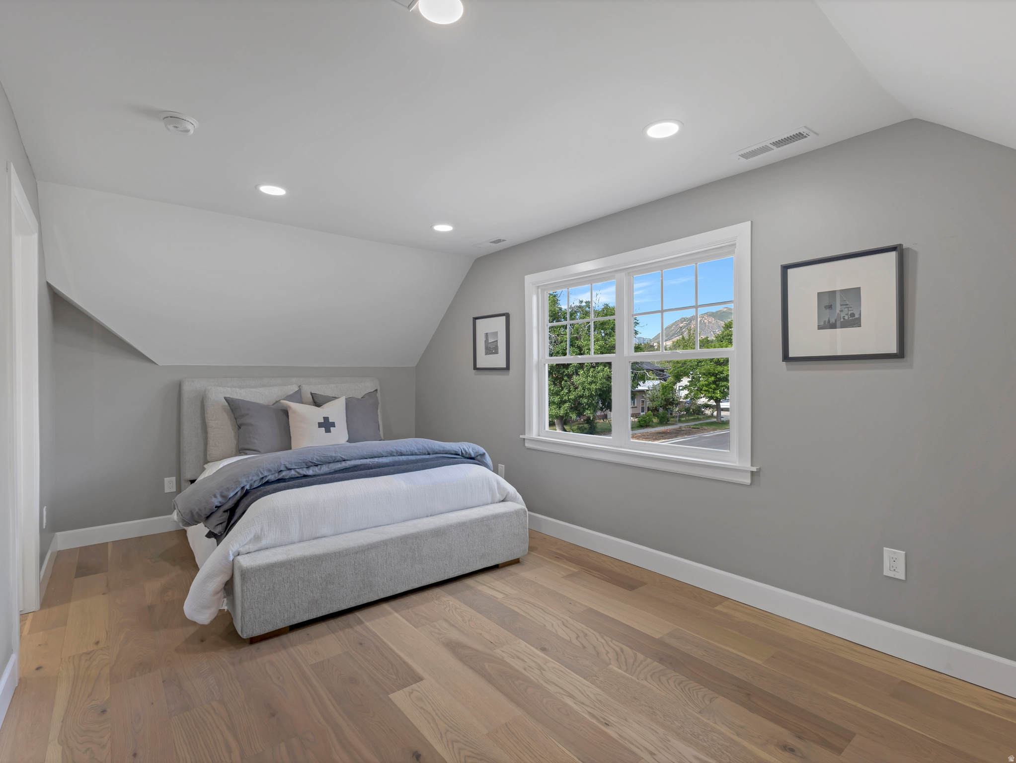 BELMONT - Residential