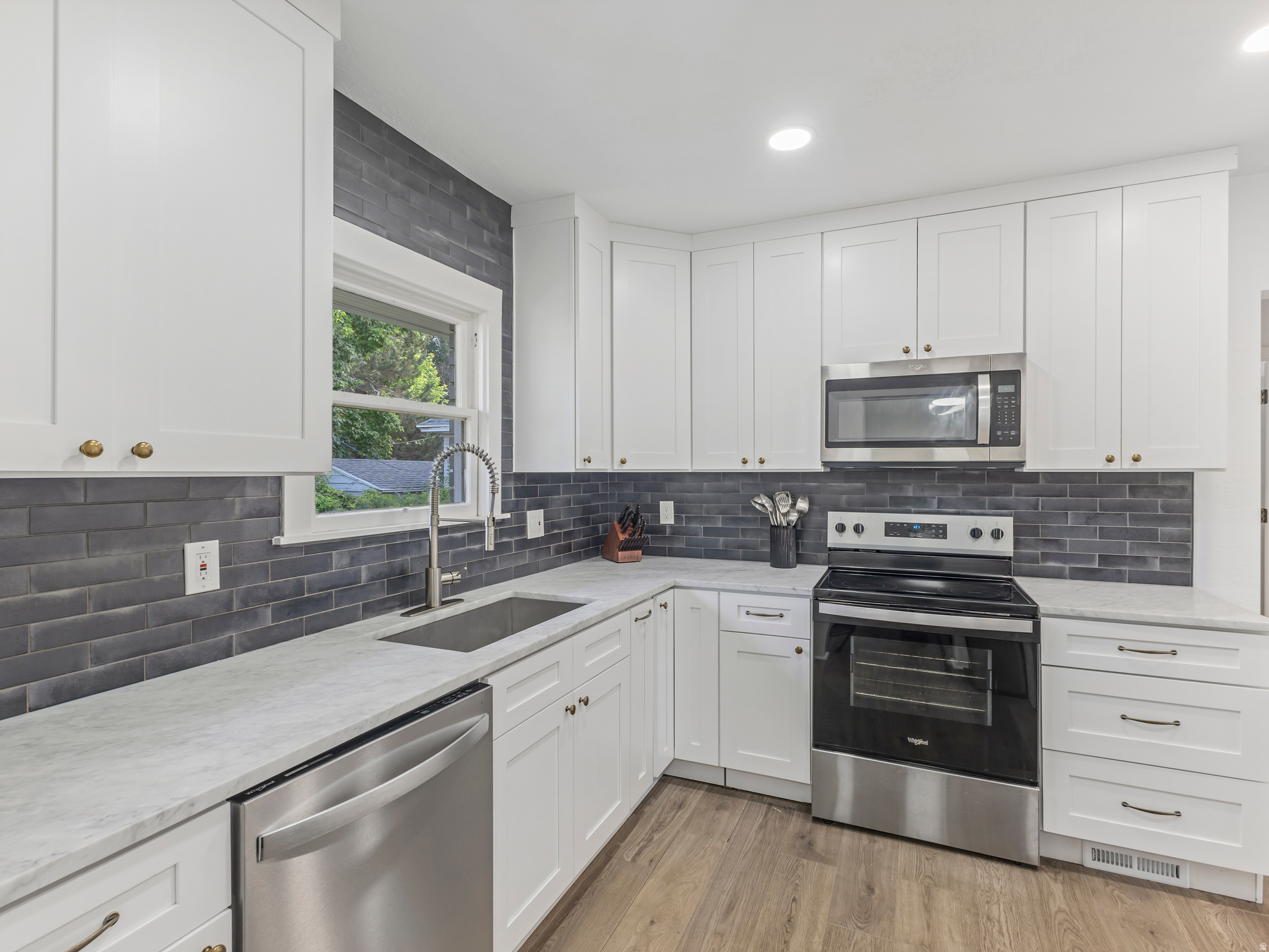 BELMONT - Residential
