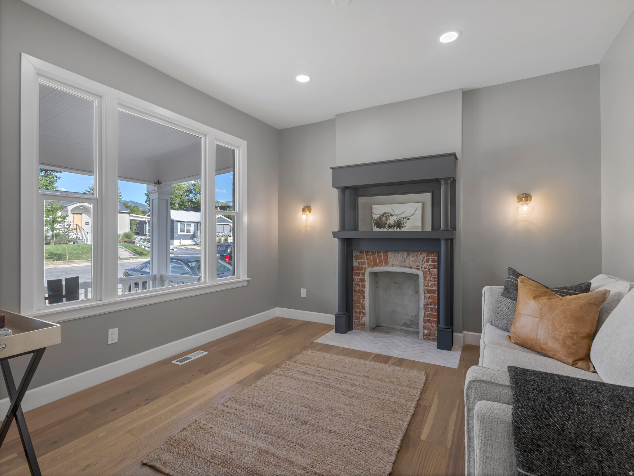 BELMONT - Residential