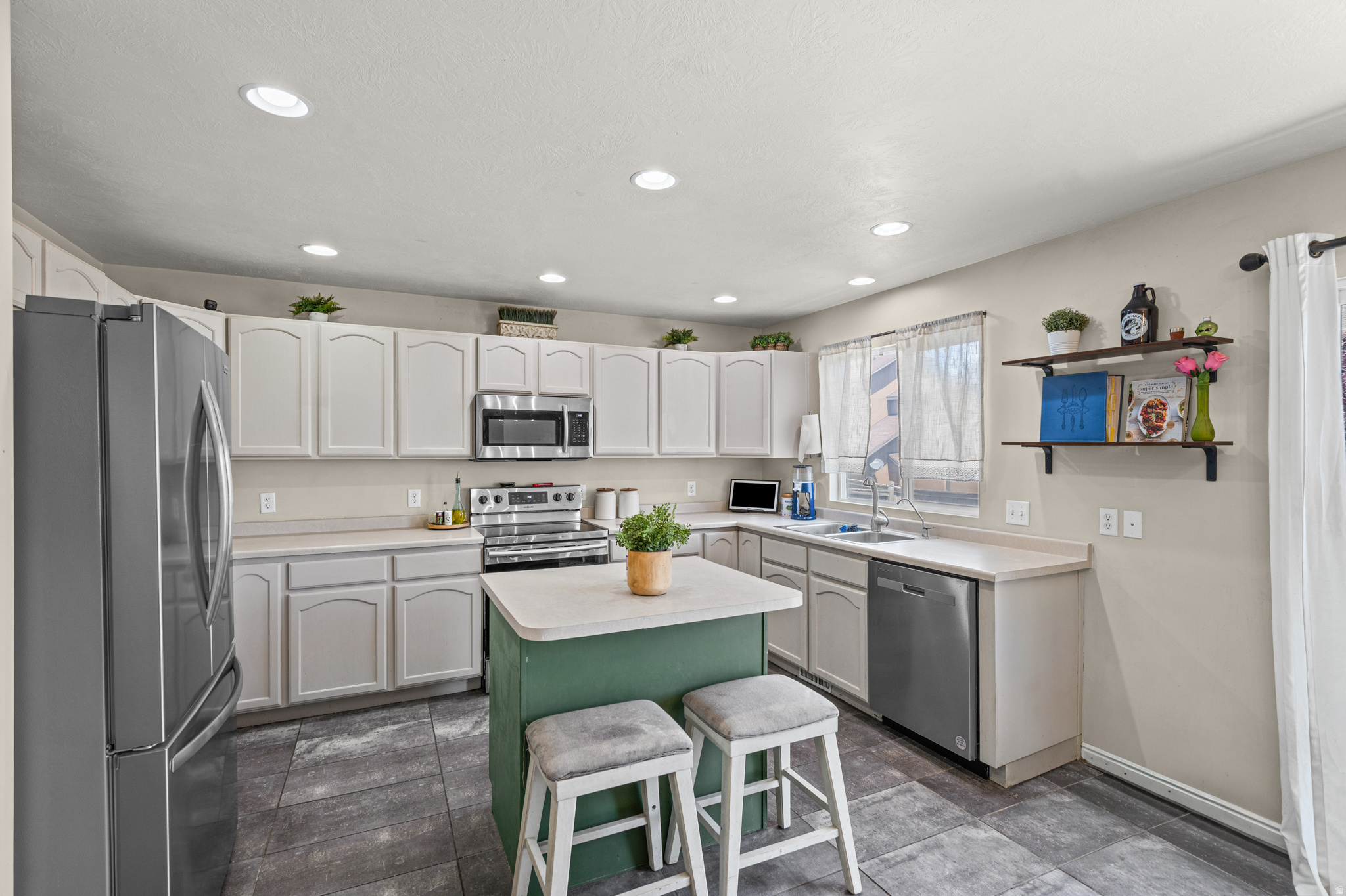 ANTHEM AT THE RANCHES PHASE 3 - Residential