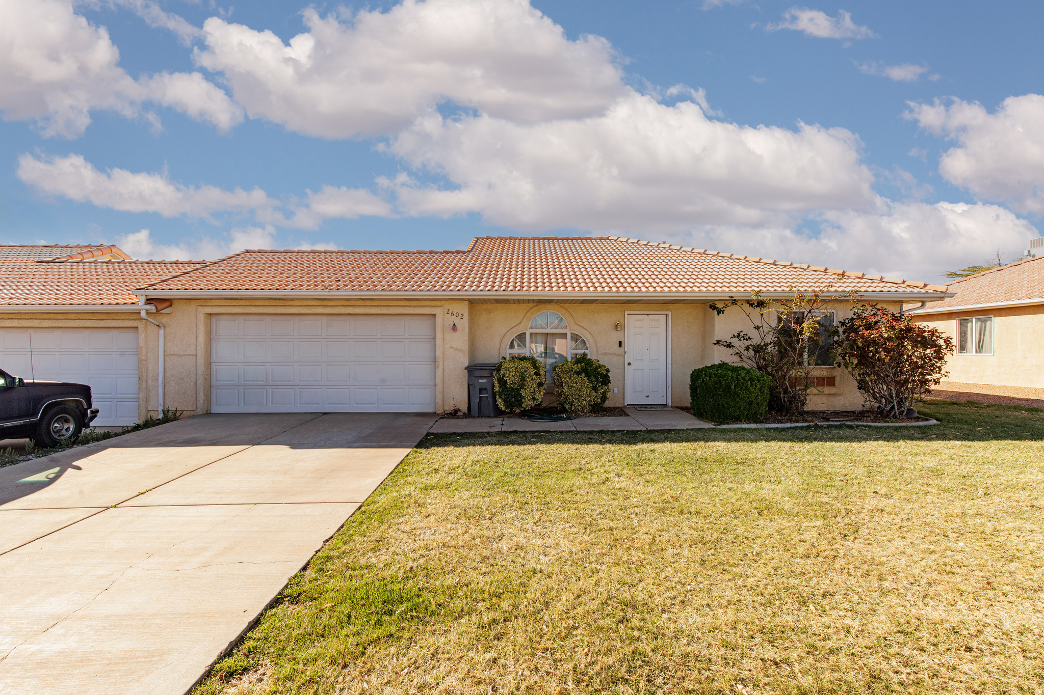 TWIN PALMS - Residential