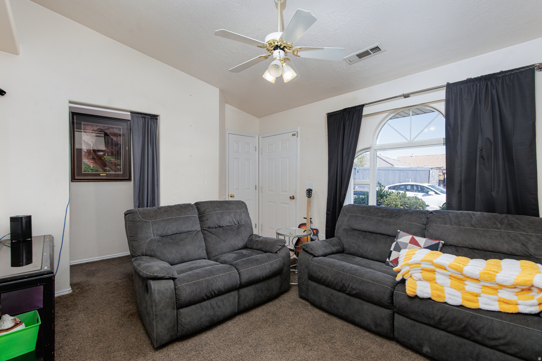 TWIN PALMS - Residential