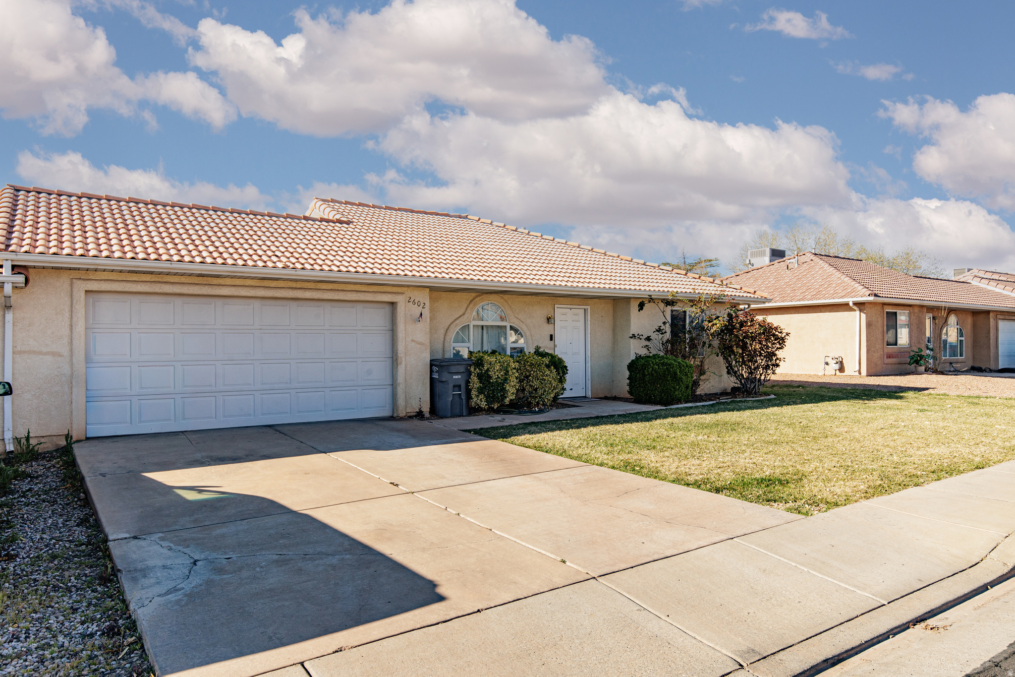 TWIN PALMS - Residential