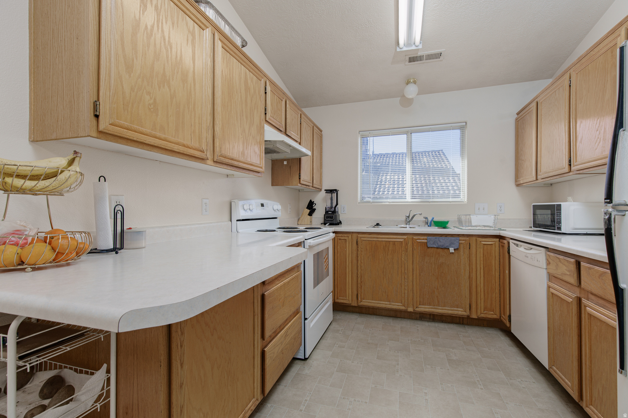 TWIN PALMS - Residential