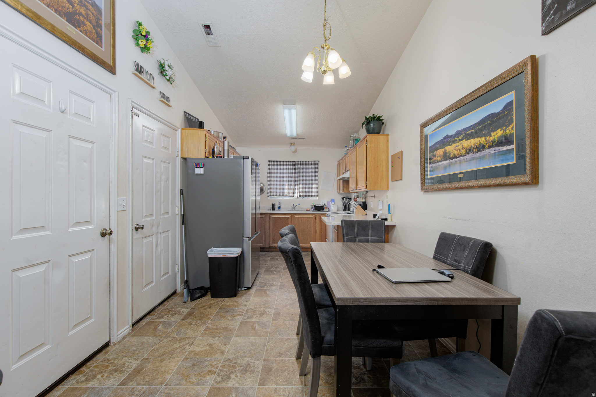 TWIN PALMS - Residential