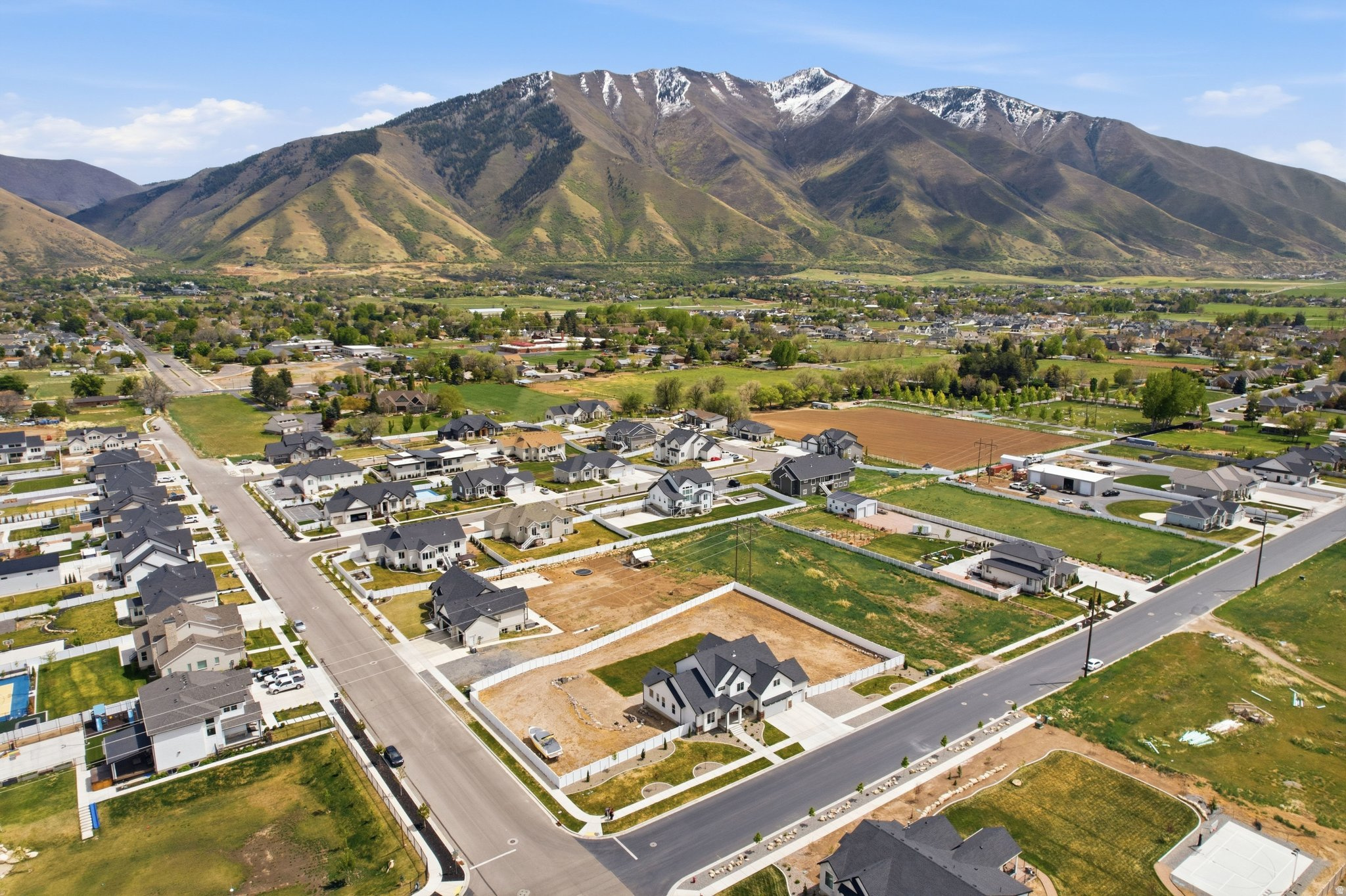 WHITING FARMS - Residential