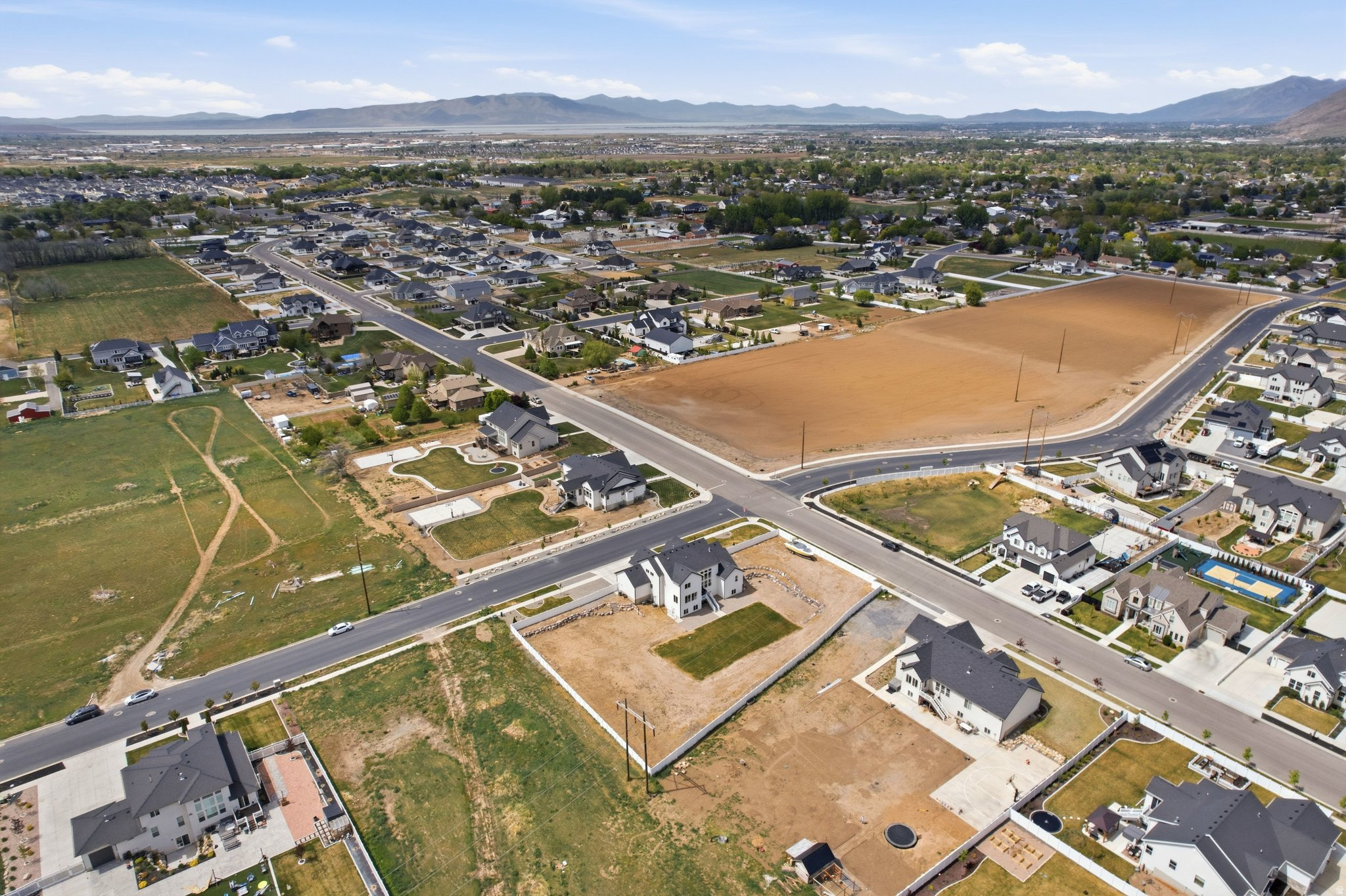 WHITING FARMS - Residential