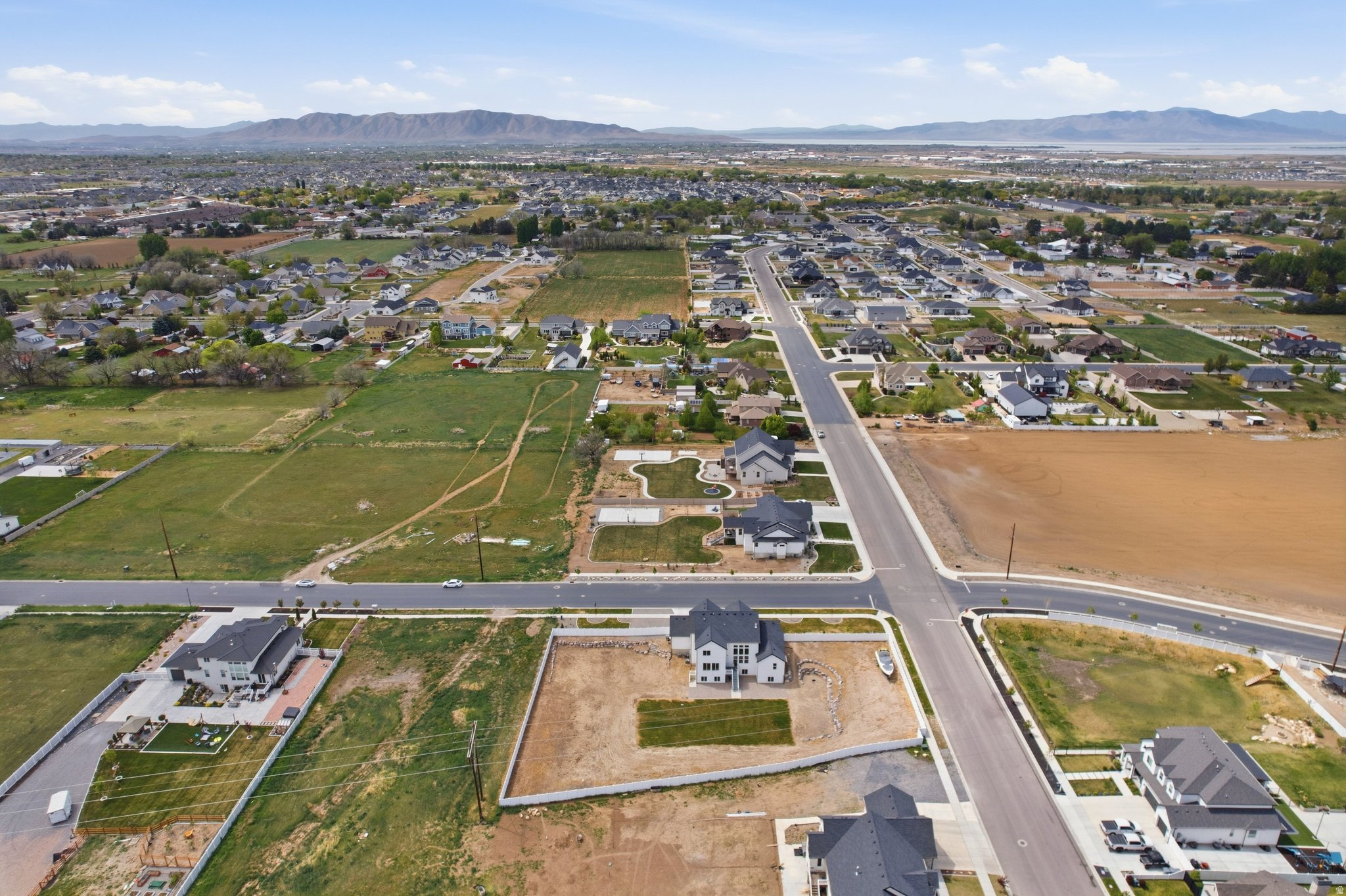 WHITING FARMS - Residential