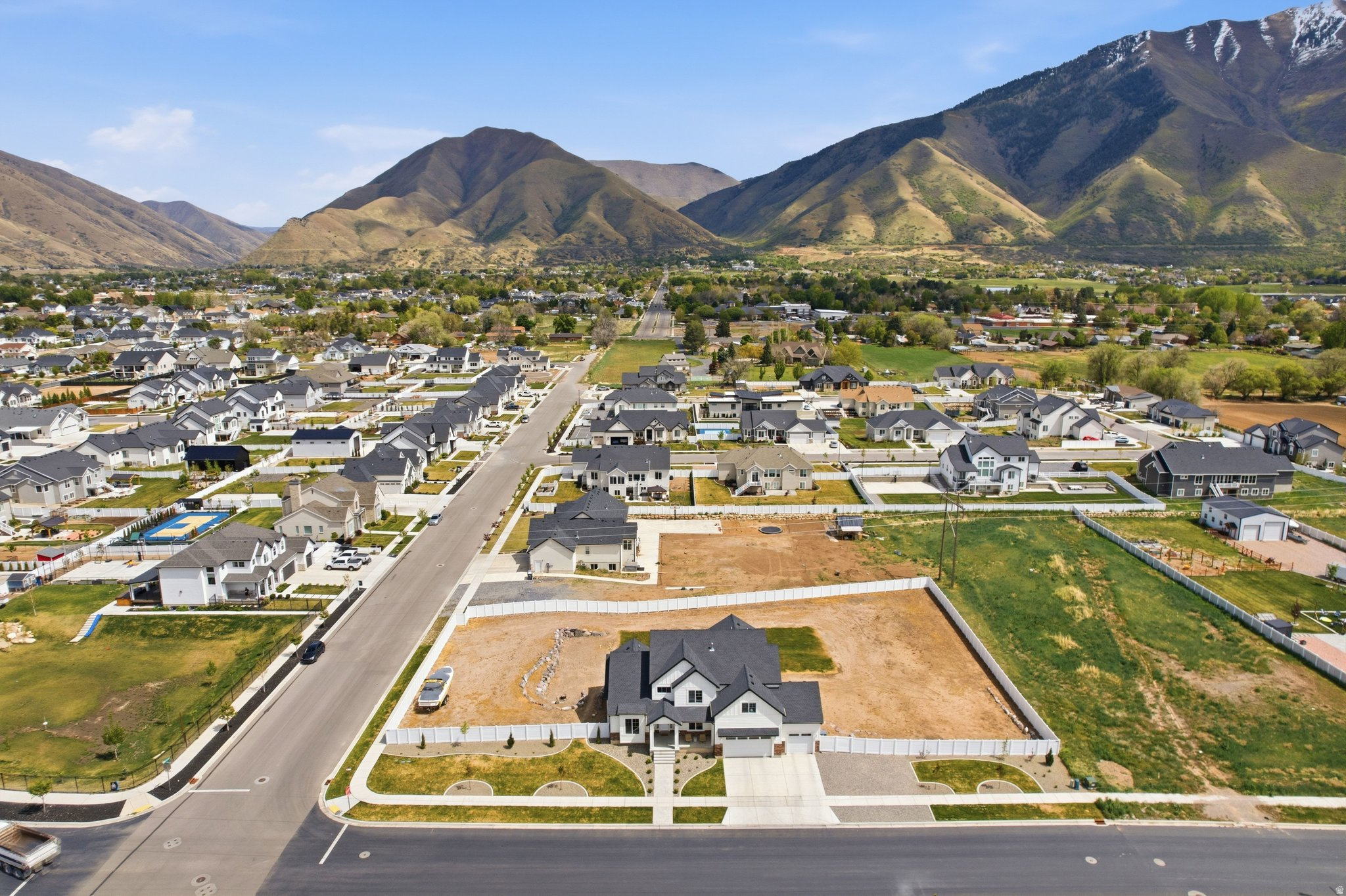 WHITING FARMS - Residential