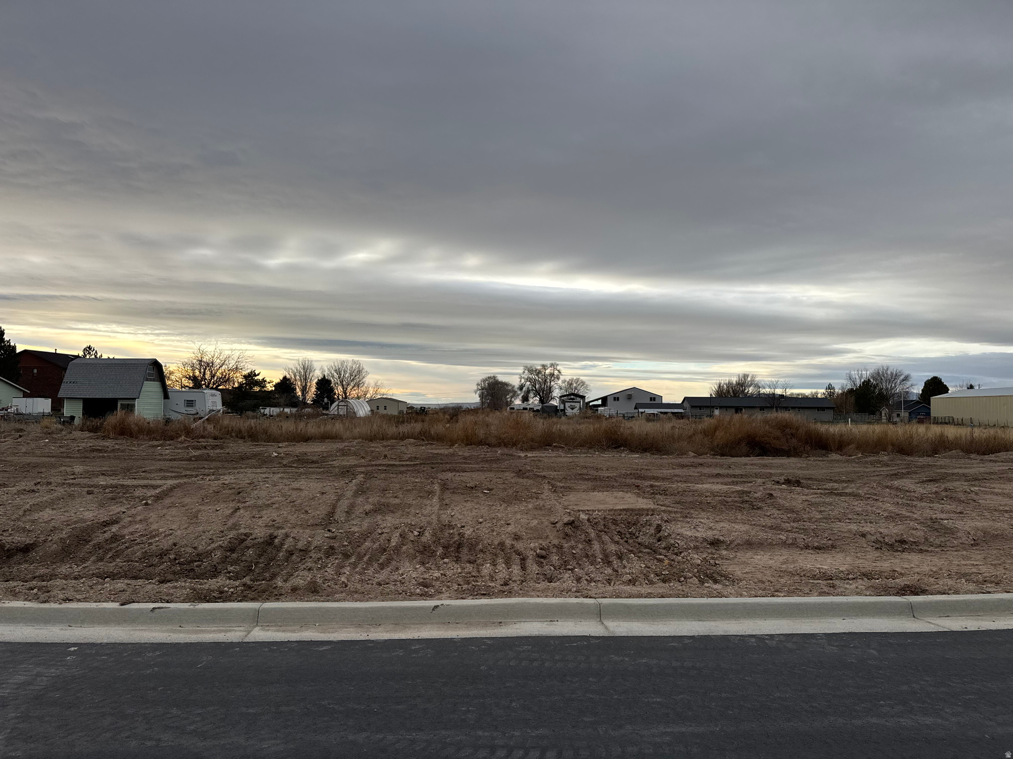 WEST VIEW - Land