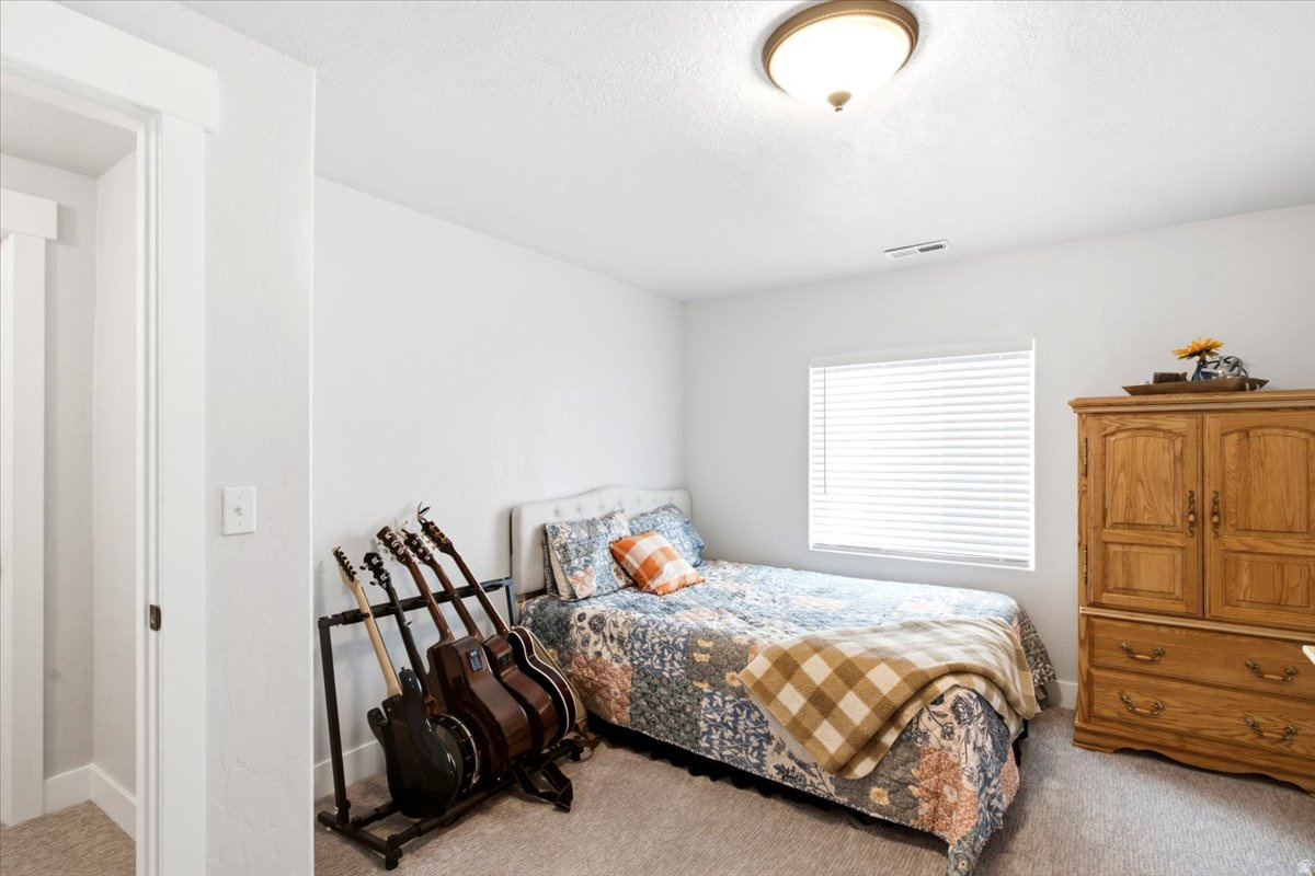 LAKE POINT EST - Residential