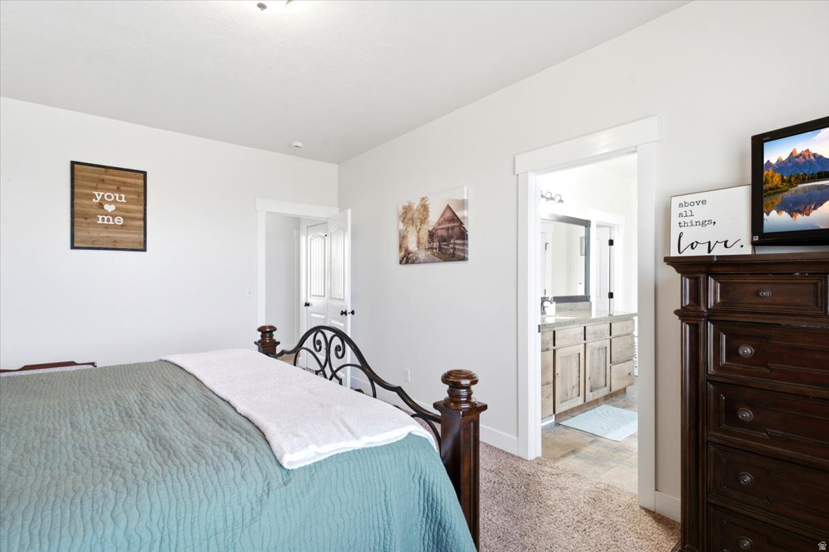 LAKE POINT EST - Residential