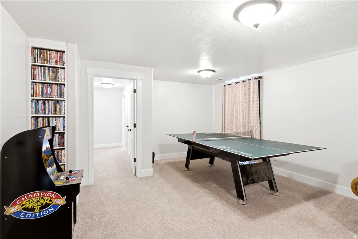 LAKE POINT EST - Residential