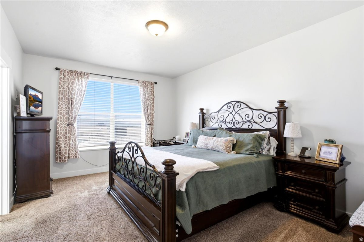 LAKE POINT EST - Residential