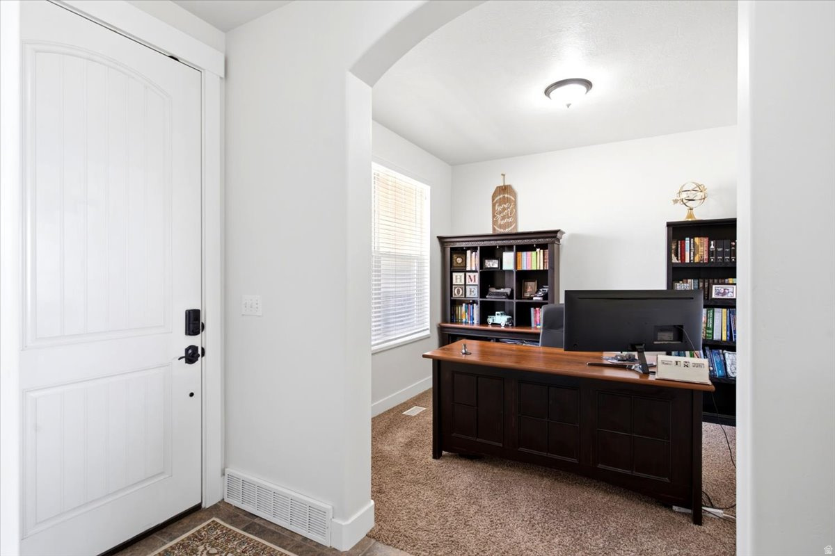 LAKE POINT EST - Residential