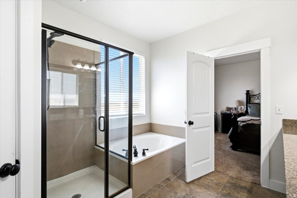 LAKE POINT EST - Residential