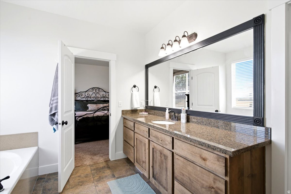 LAKE POINT EST - Residential