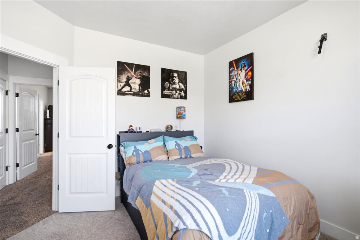 LAKE POINT EST - Residential