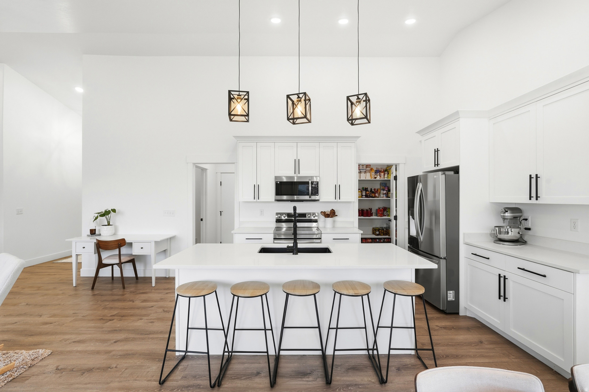 TRAVELERS LANE SUBDIVISION - Residential