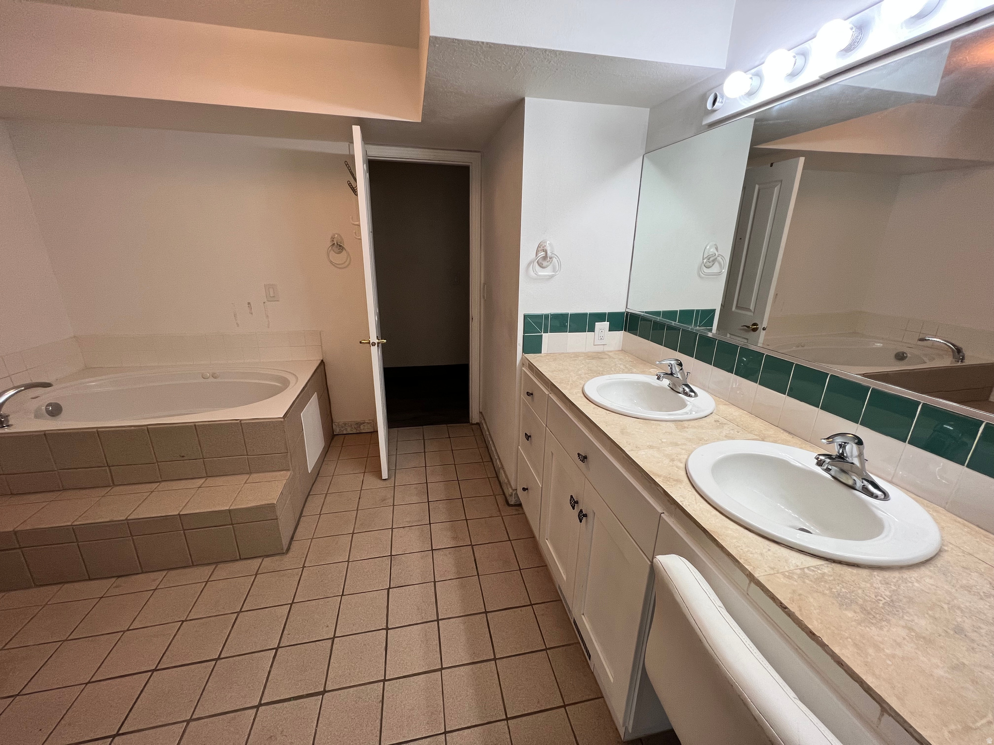BROOKTREE - Residential