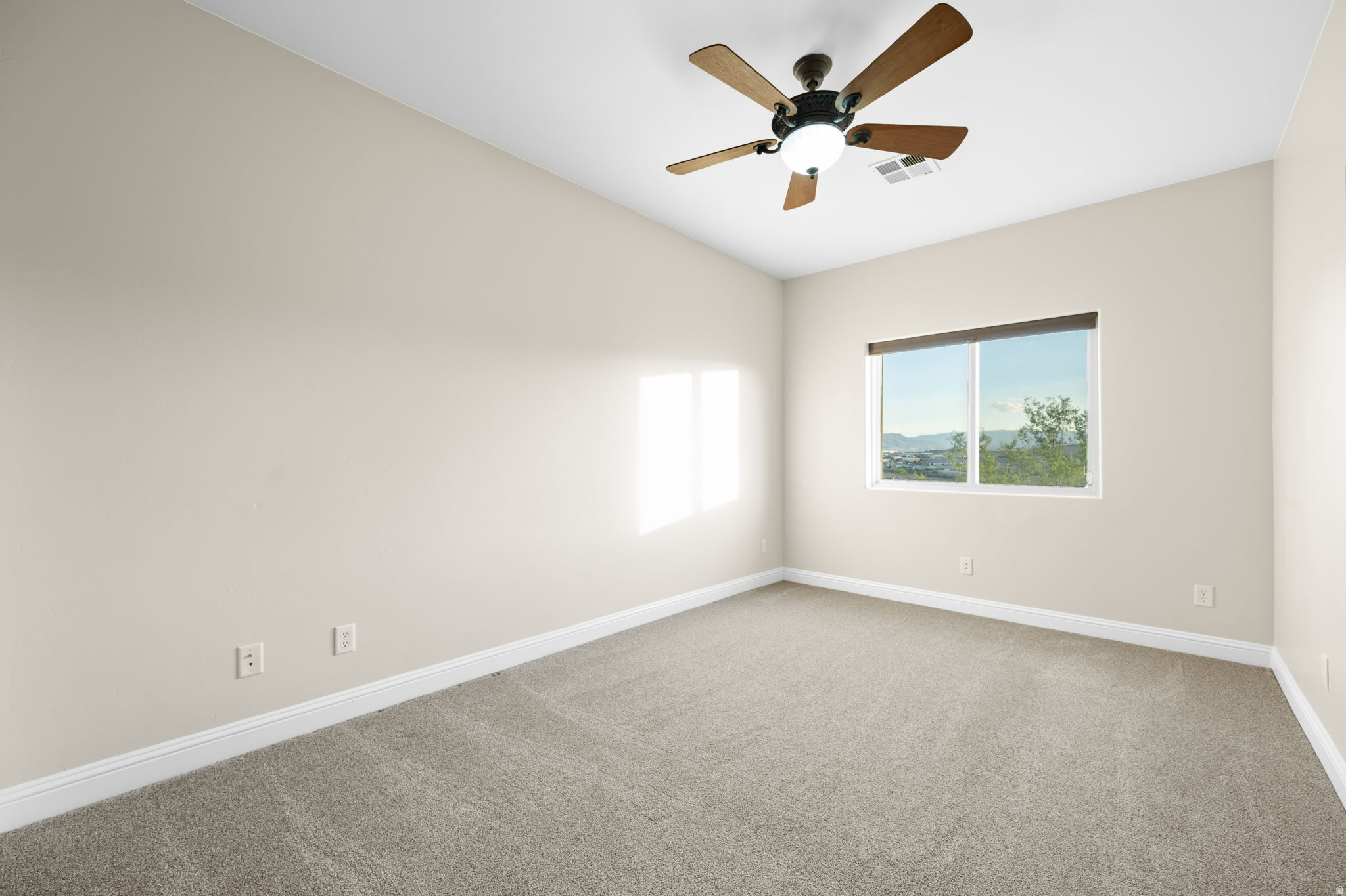 KNOLLS AT LITTLE VALLEY - Residential