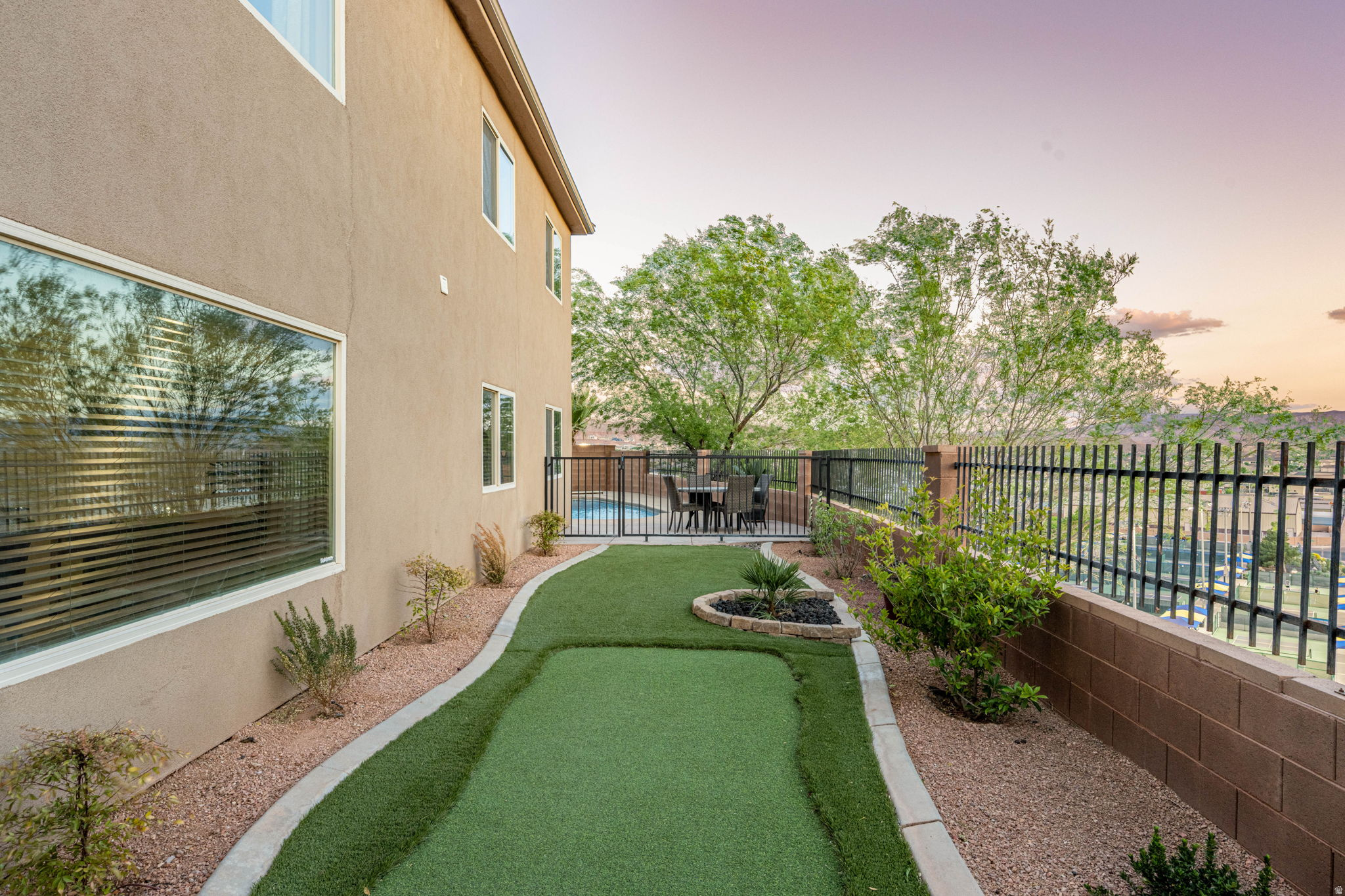 KNOLLS AT LITTLE VALLEY - Residential