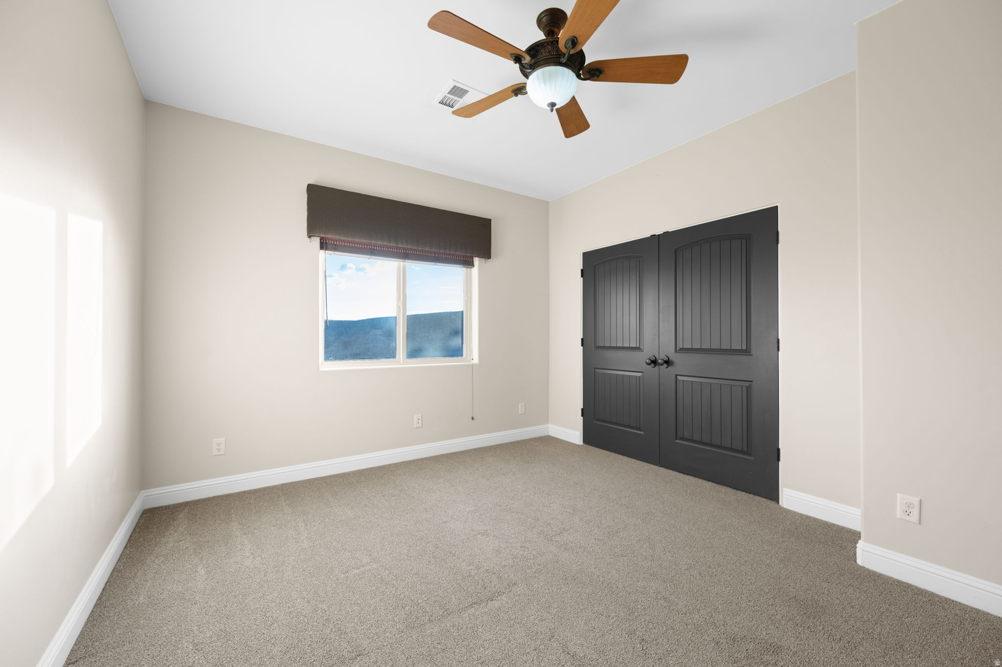 KNOLLS AT LITTLE VALLEY - Residential