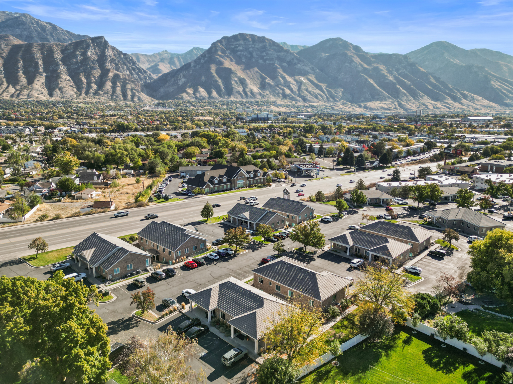 PINNACLE PARK - Commercial Sale