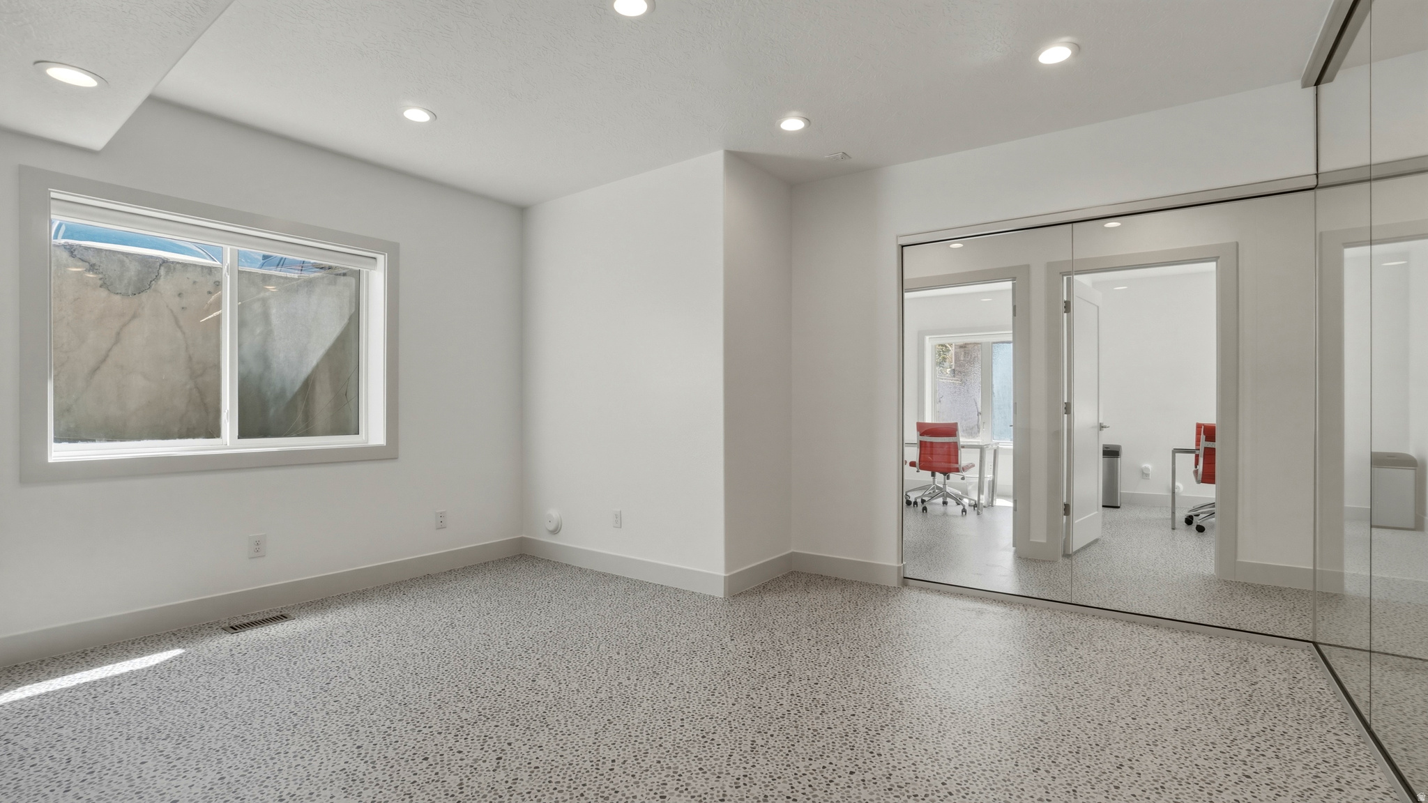 PINNACLE PARK - Commercial Sale