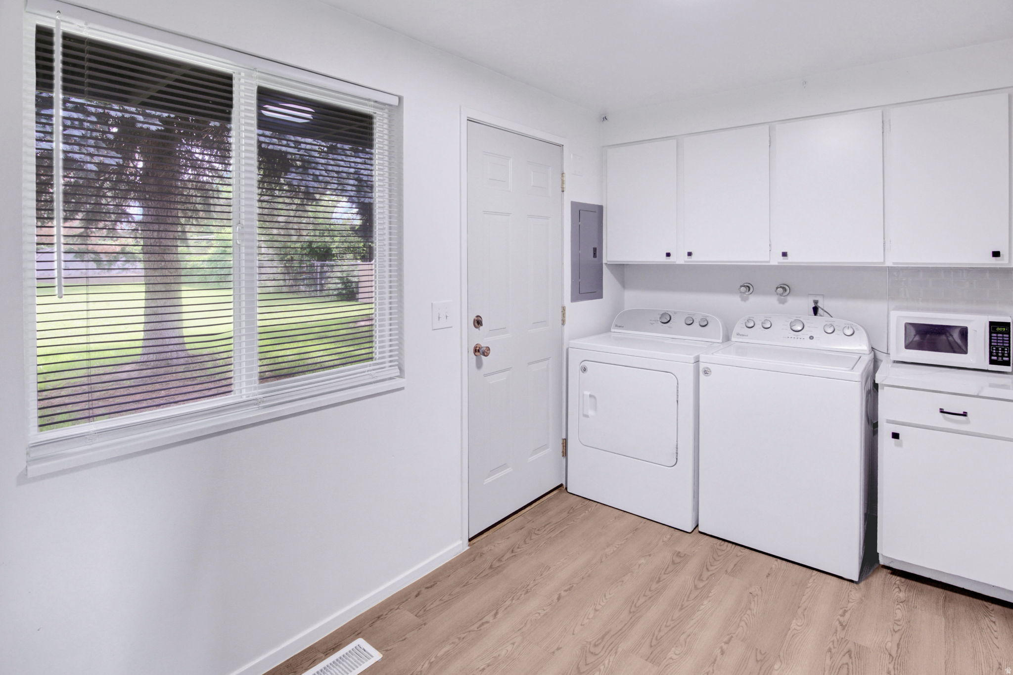 BEL AIR CONDO - Residential