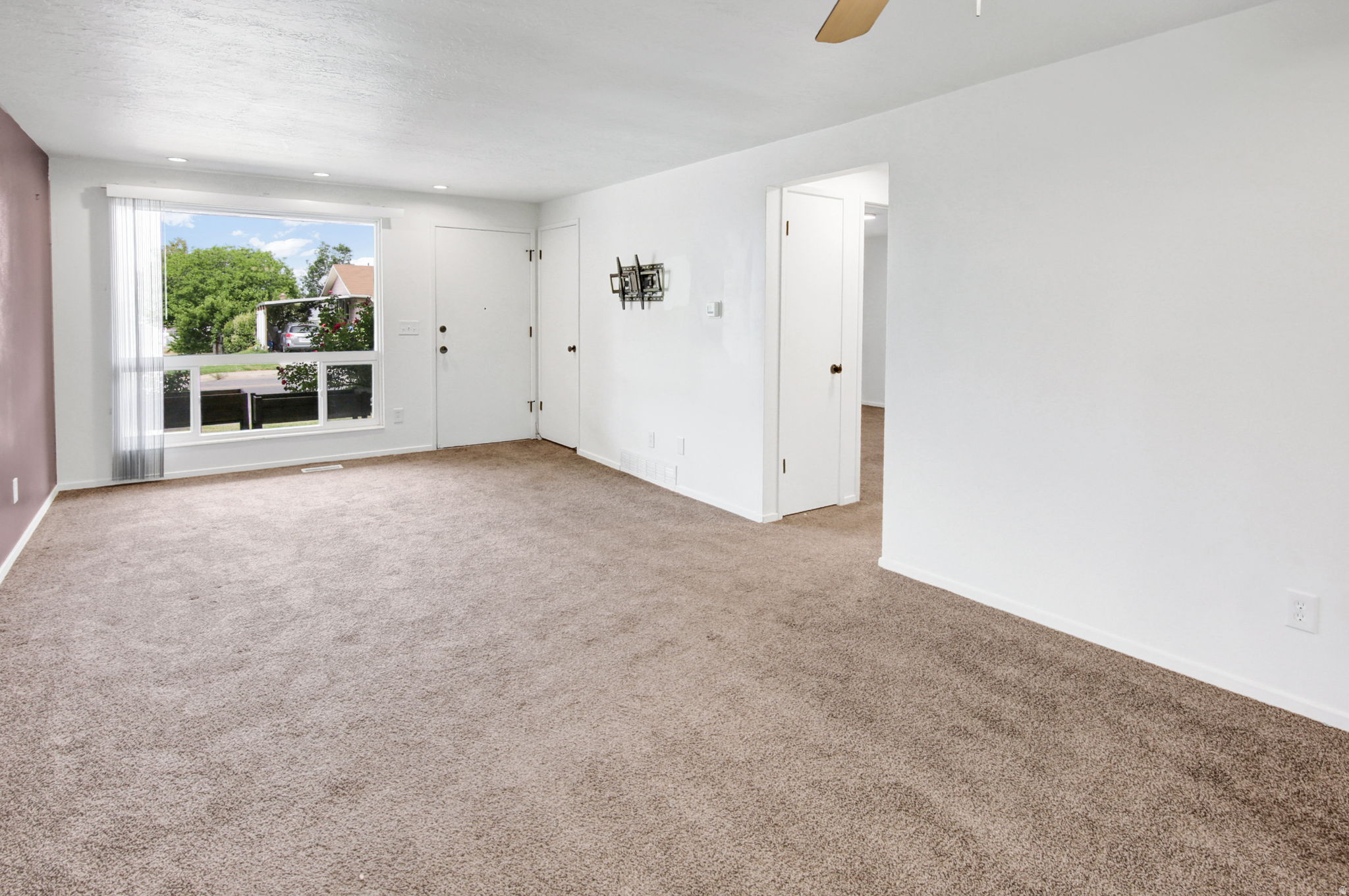 BEL AIR CONDO - Residential