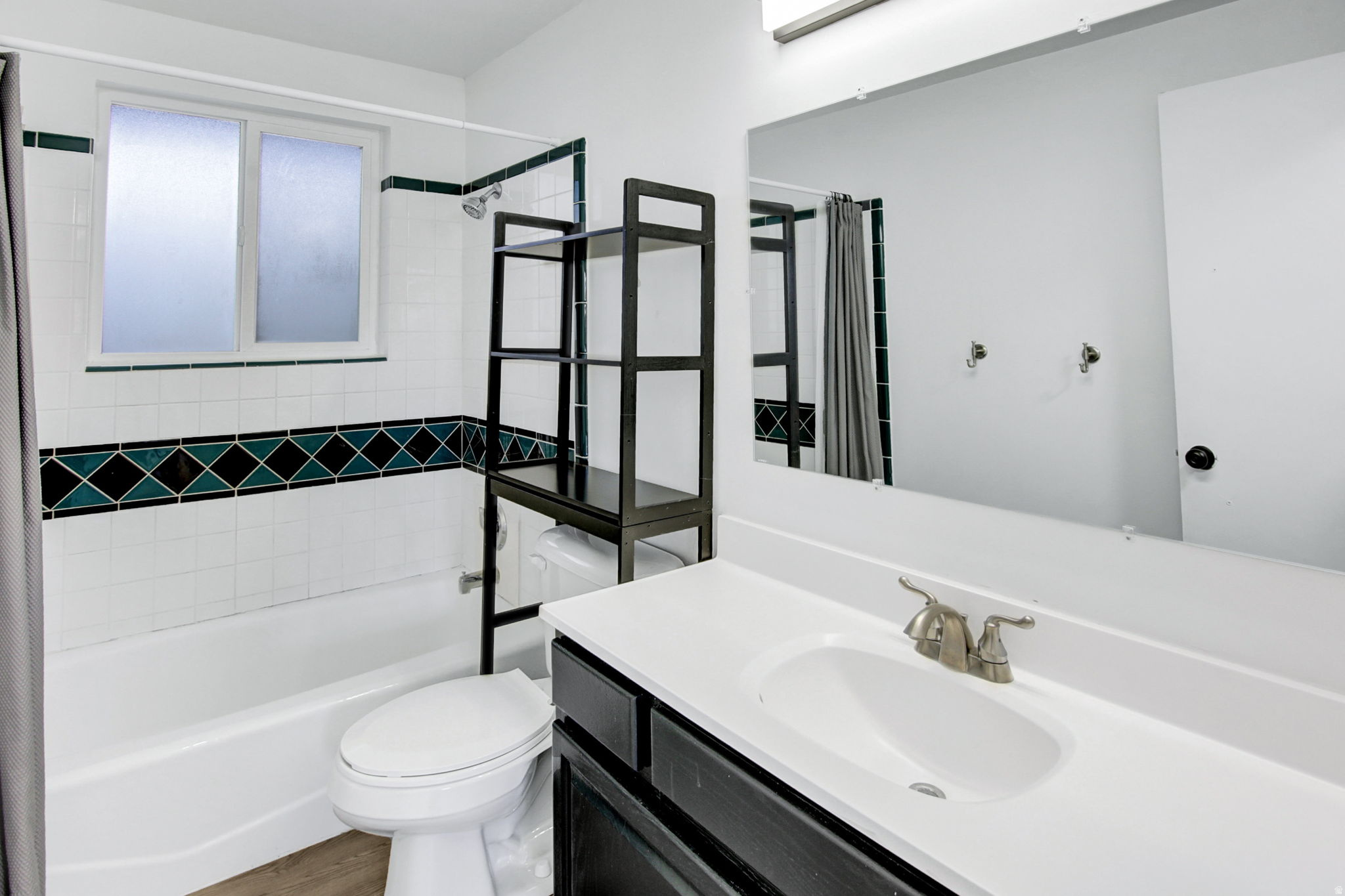 BEL AIR CONDO - Residential