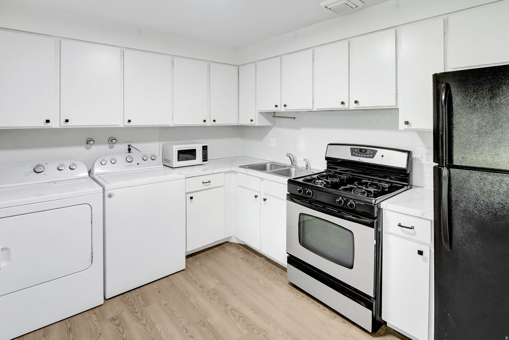 BEL AIR CONDO - Residential