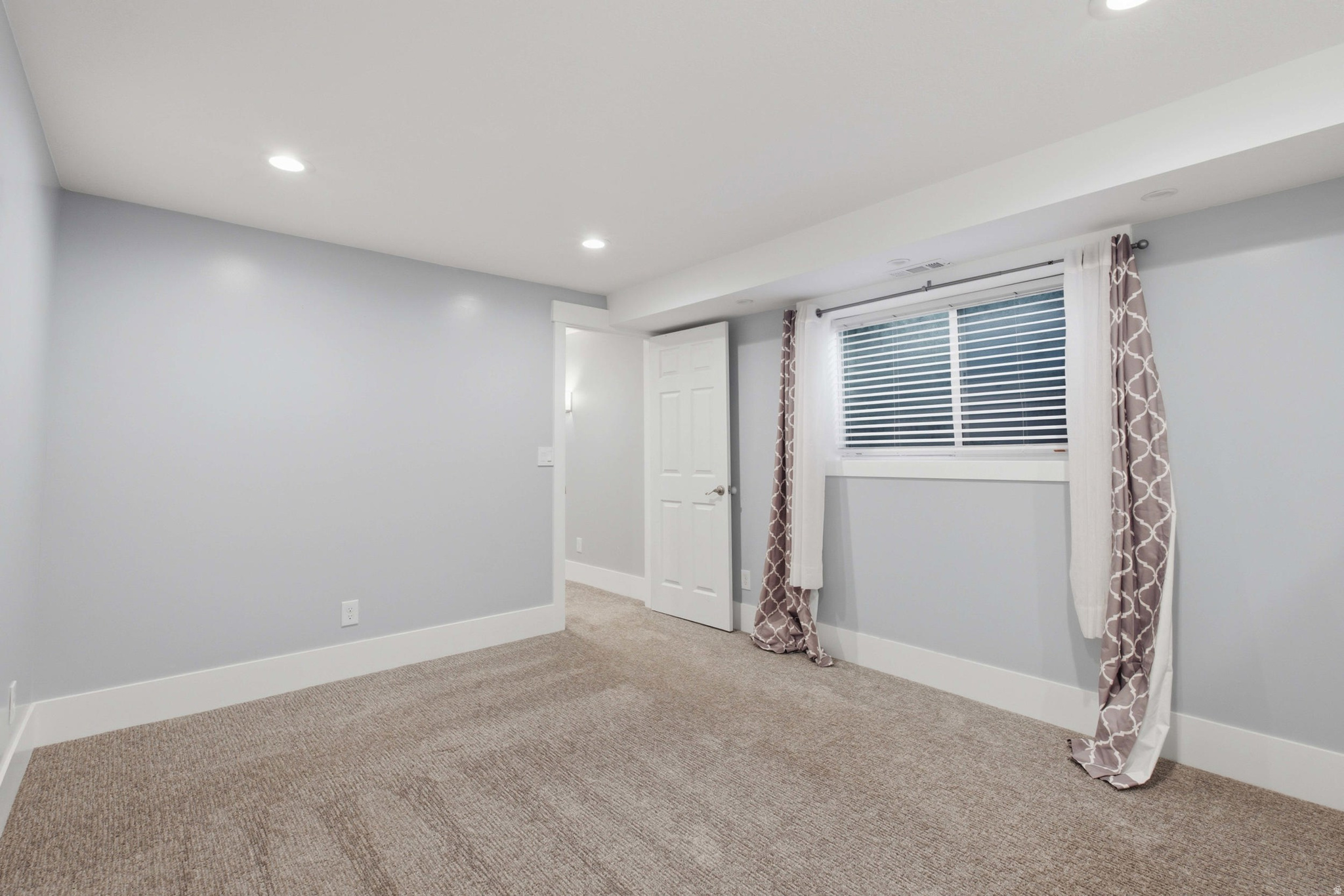 STORM MOUNTAIN TERRACE #8 - Residential