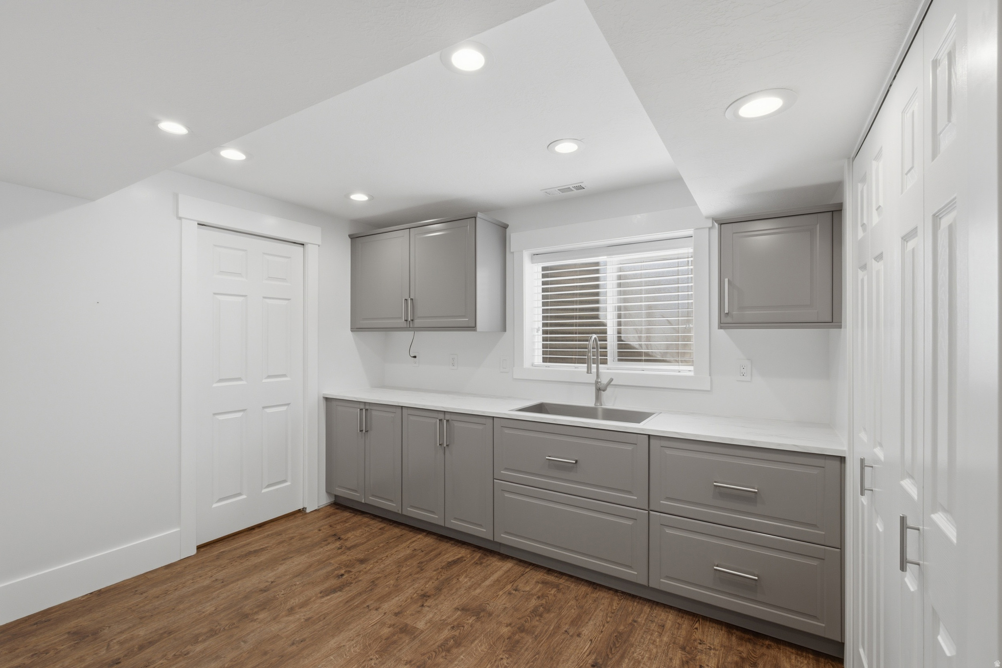 STORM MOUNTAIN TERRACE #8 - Residential