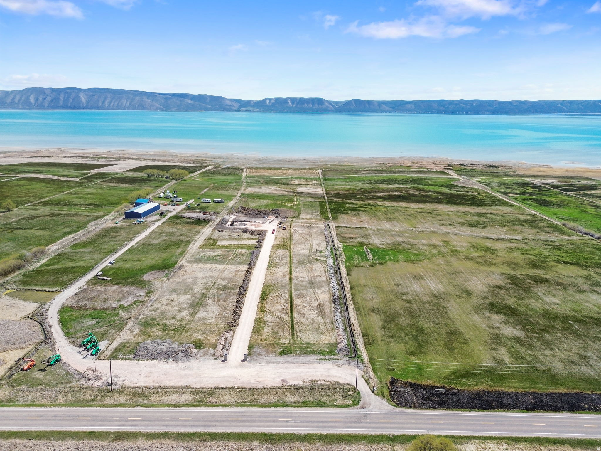 BEAR LAKE - Land