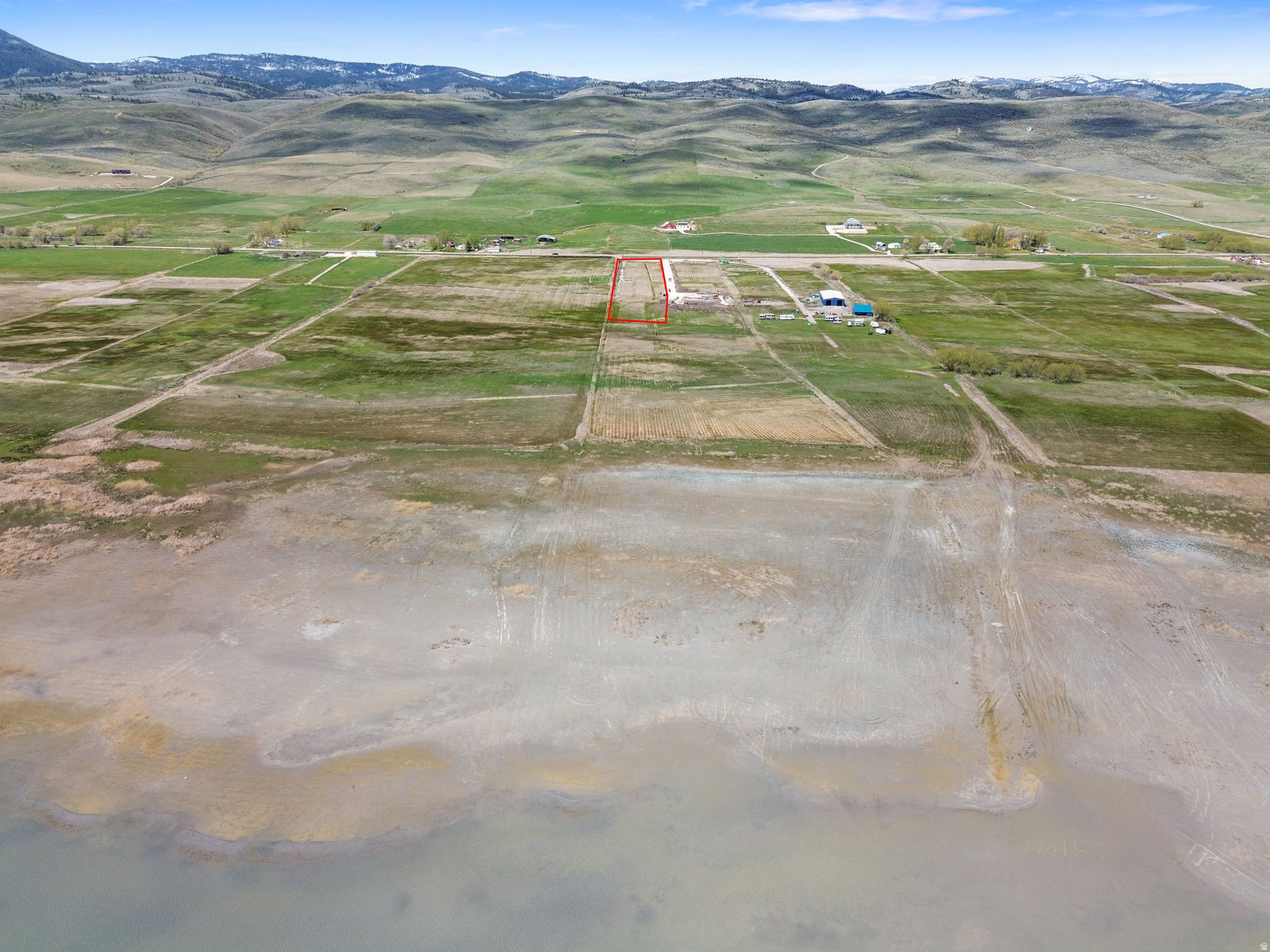 BEAR LAKE - Land