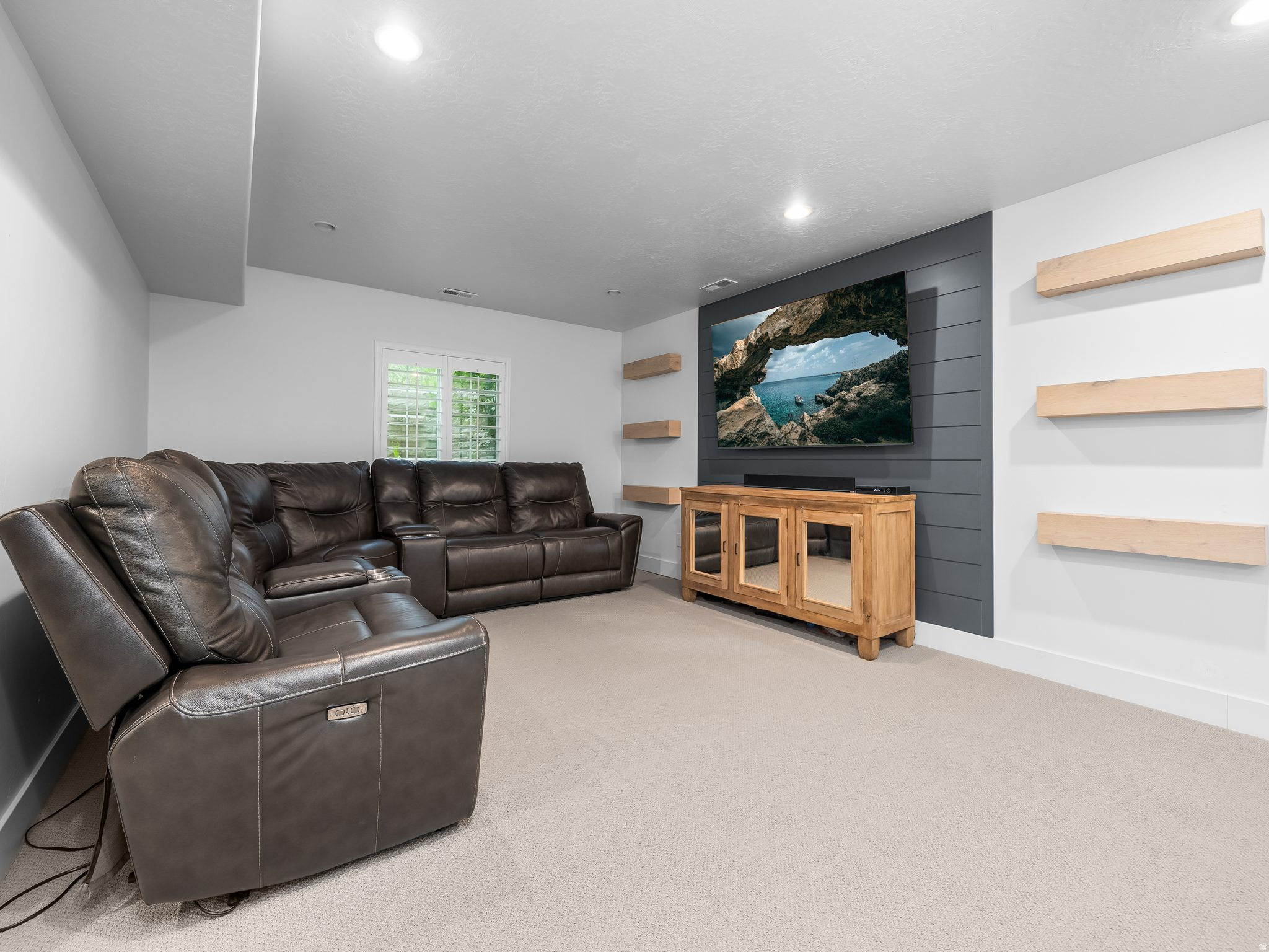 EAST MEADOWS ESTATES - Residential