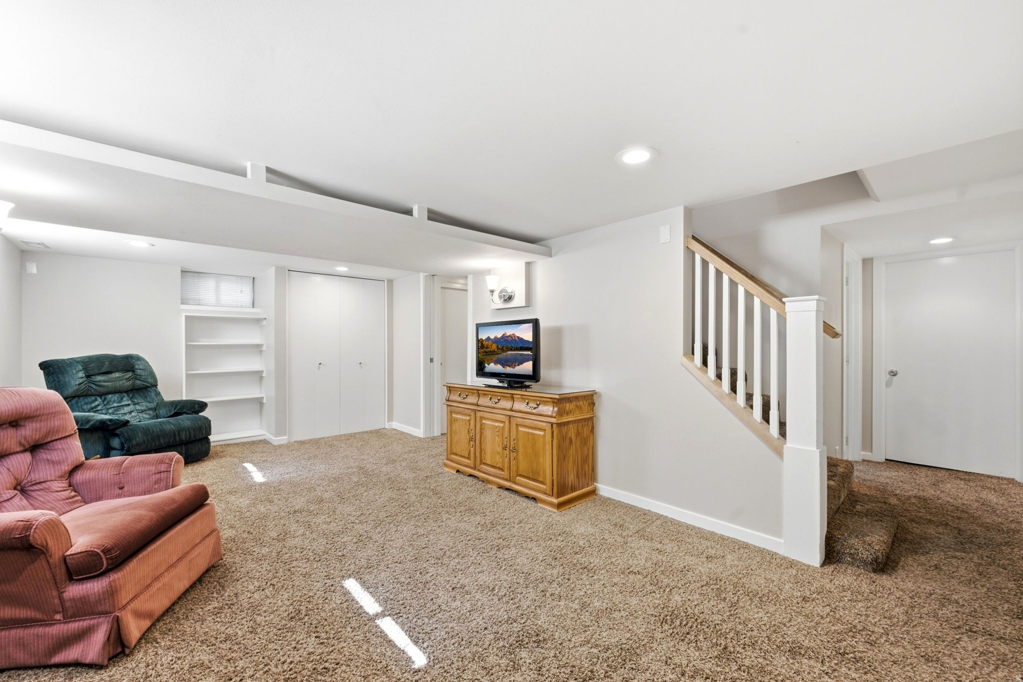 RANDALL WAY - Residential