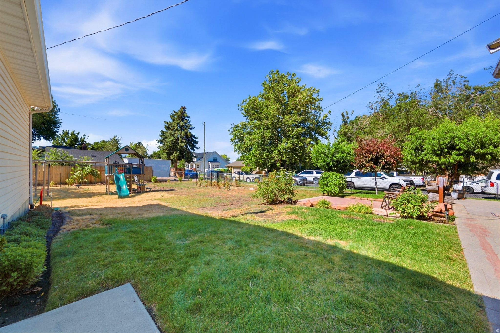 RANDALL WAY - Residential