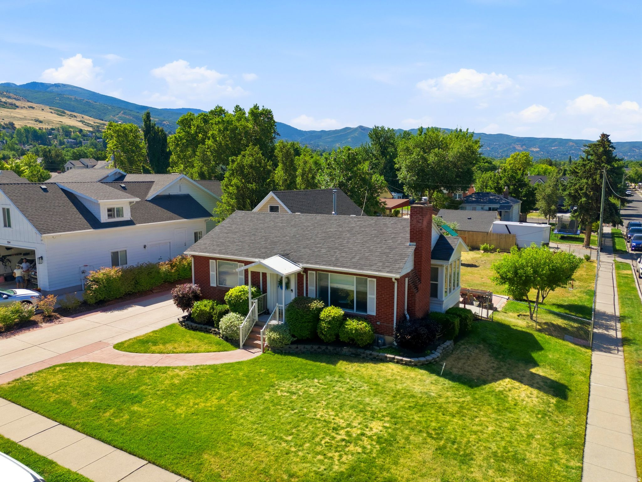 RANDALL WAY - Residential